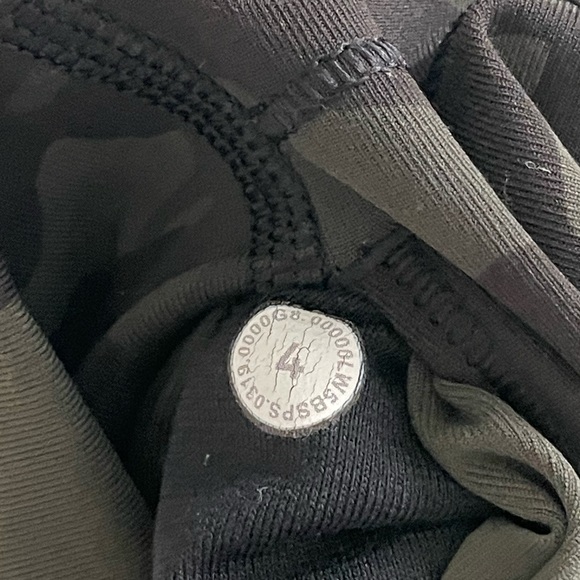 LuluLemon Wunder Under Size 4 - Picture 5 of 5